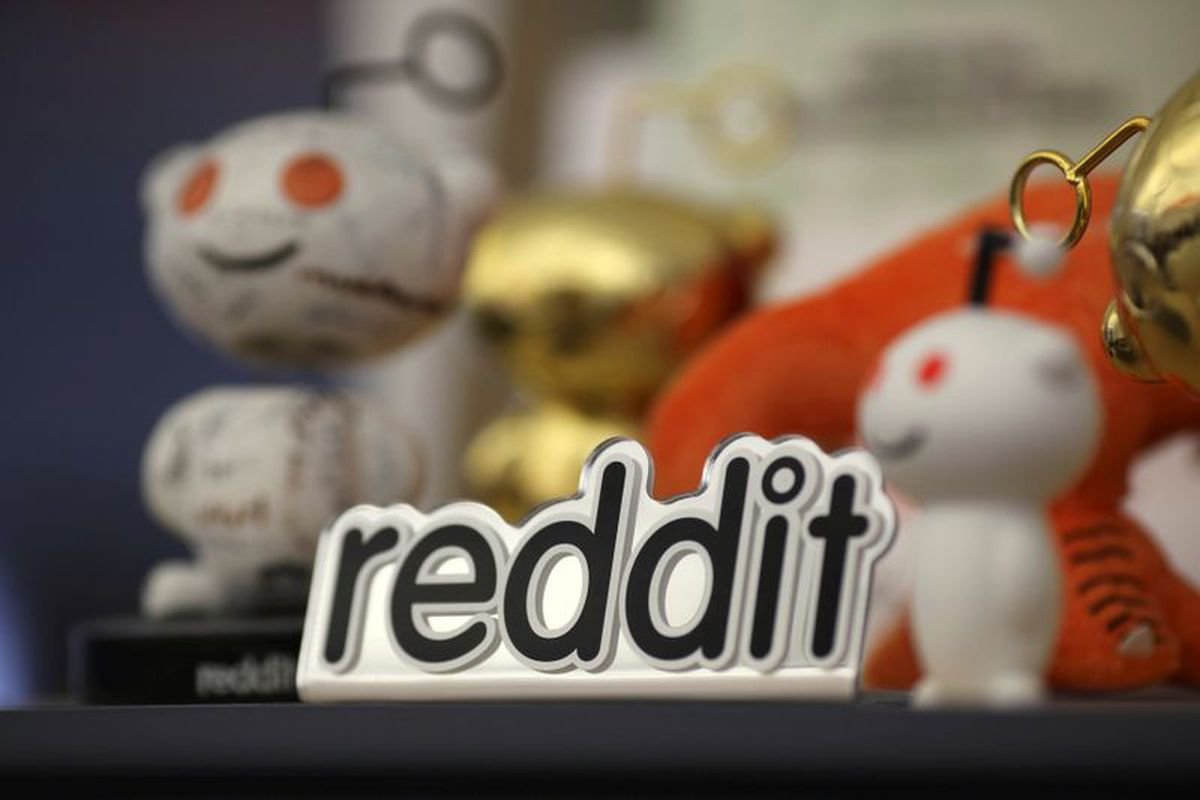 Costly short squeeze makes Reddit required reading on Wall Street