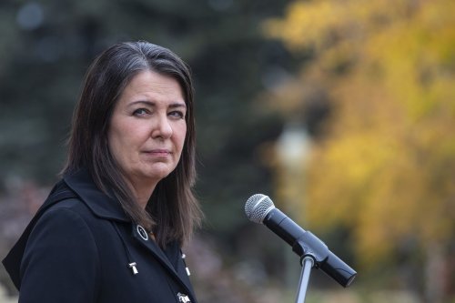 Danielle Smith unveils sovereignty act in attempt to shield Alberta from federal laws