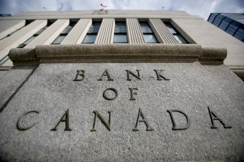Canadian economists predict steady interest rates, falling home prices in 2023