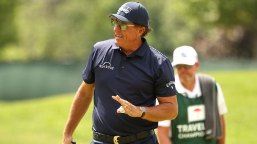 Here’s why Phil Mickelson started wearing sunglasses, and which brand he wears