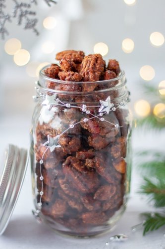Gingerbread Candied Nuts (DIY Christmas Gift)