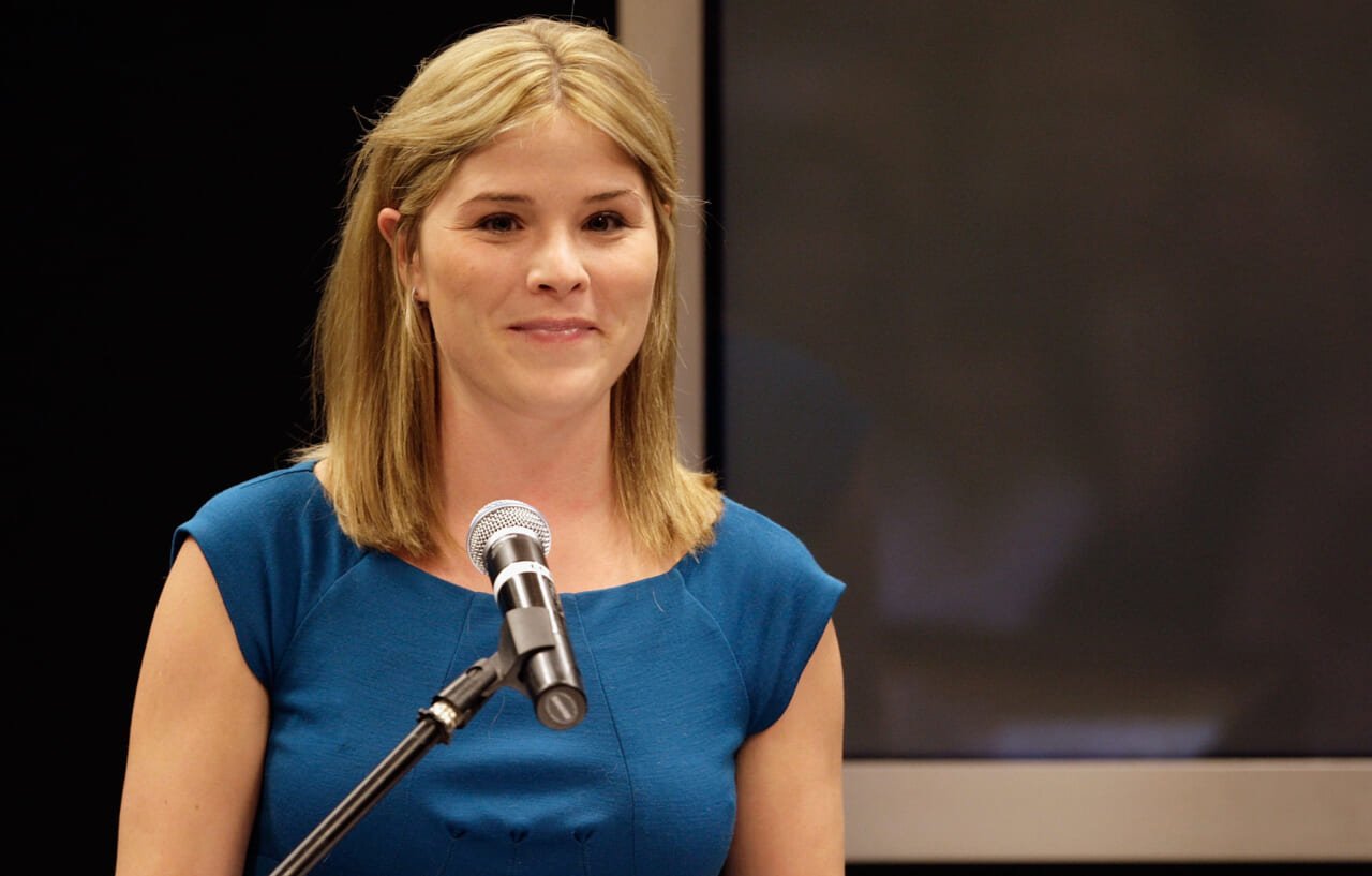 Jenna Bush Hager reflects on giving Obama daughters White House tour