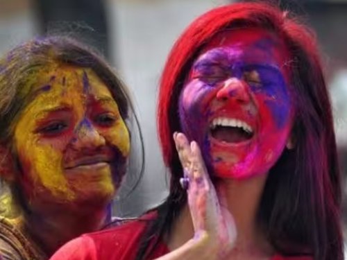 Water-Based Holi Celebrations: Guidance On Safe Participation Without Risking Eye Infections