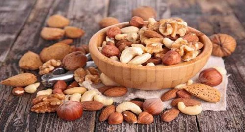 Healthy Nuts: Benefits, Uses And Side Effects