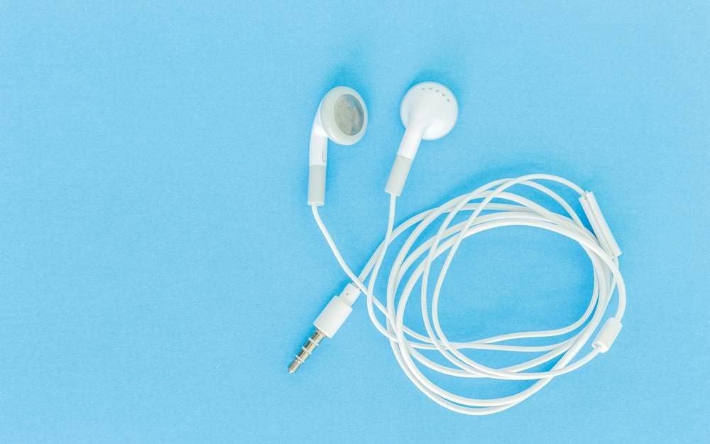 Here’s Why You Should Never, Ever Share Earbuds with Anyone
