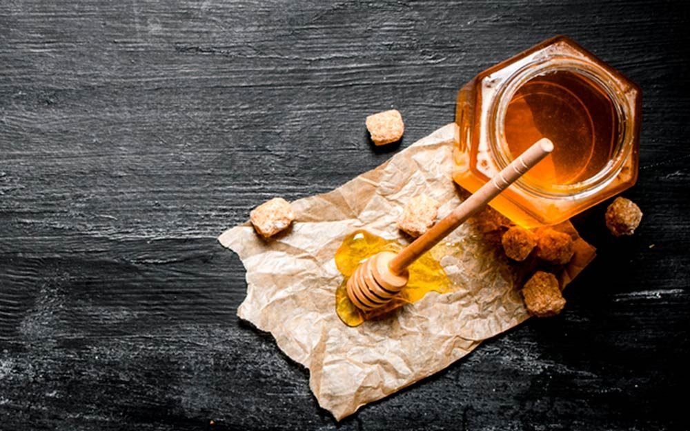 10 Life-Changing Reasons to Buy a Jar of Manuka Honey