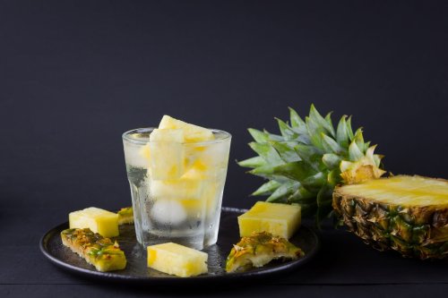 5 Benefits of Pineapple Water and How to Make It