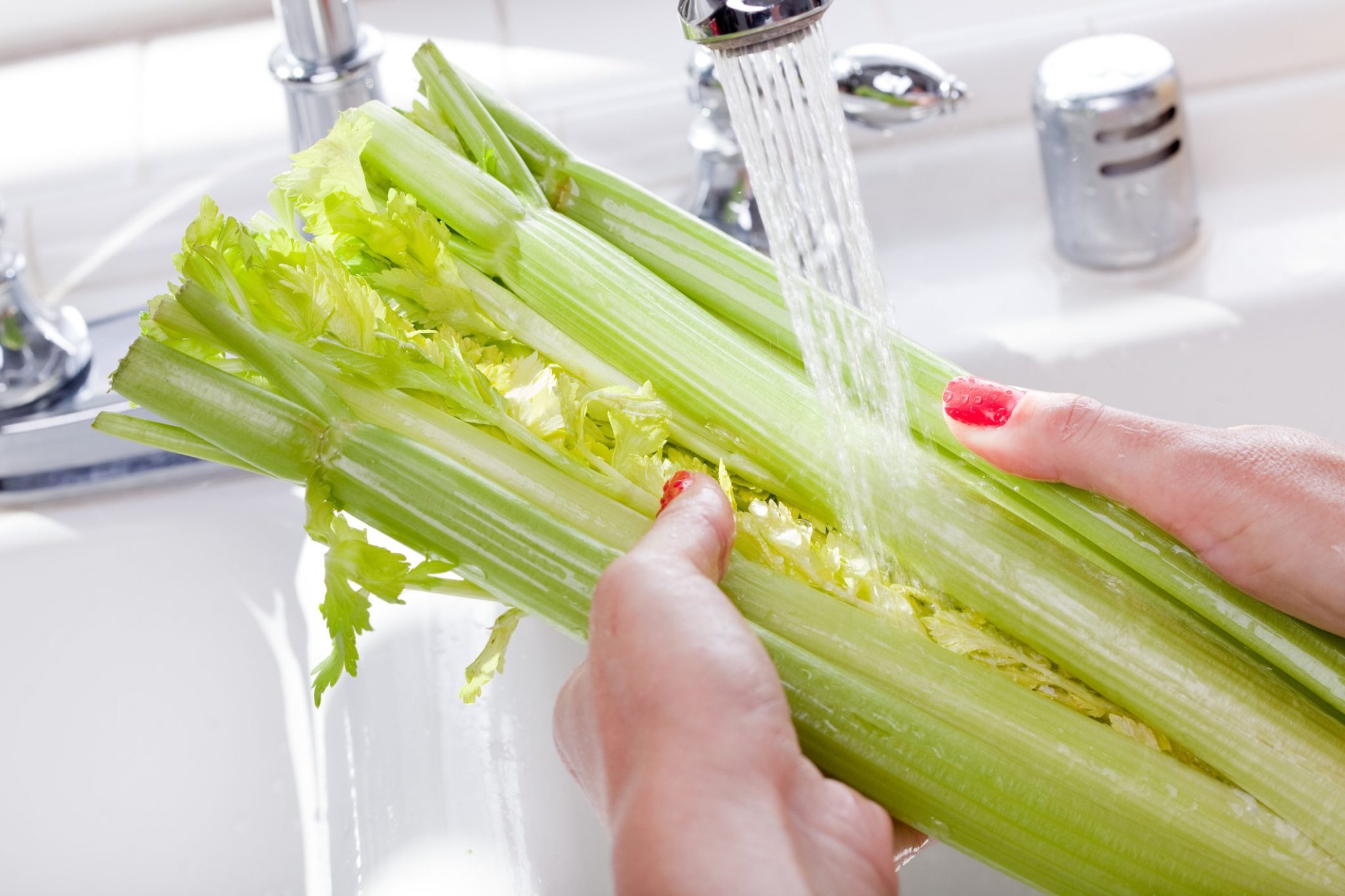 4 Easy Tips for Safer Fruit and Vegetable Washing, from Food Safety and Nutrition Authorities