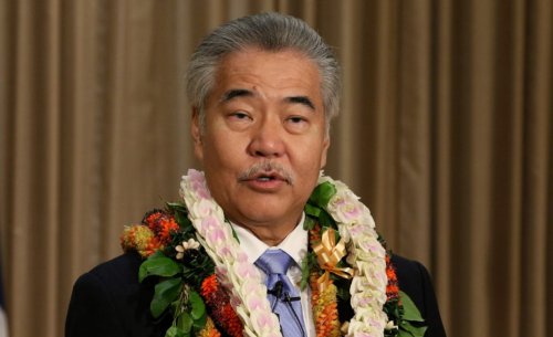 Hawaii governor signs transgender protections into law