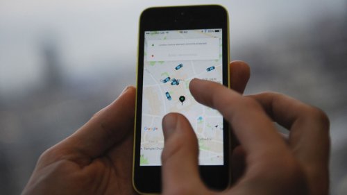 Uber wins ruling allowing it to keep customers from suing in court