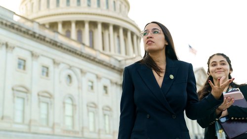 Ocasio-Cortez says she’d ‘absolutely’ vote for motion to get rid of McCarthy as Speaker