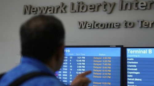 FAA to cut Newark flights to reduce congestion