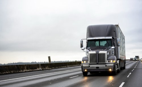 Canadian truck drivers protest COVID vaccine mandate