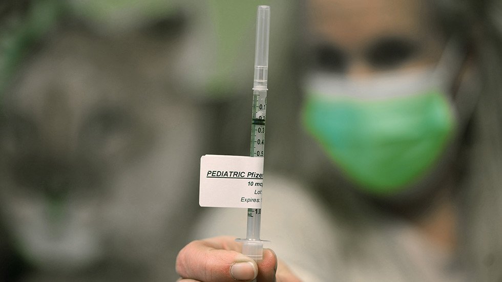 Tensions emerge over redefining the fully vaccinated