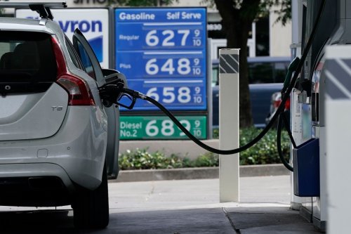 Ahead of July 4th, Dems frustrated with Biden’s gas-tax holiday push