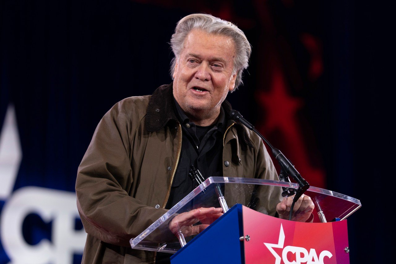 Steve Bannon sides with Anthropic in Pentagon fight
