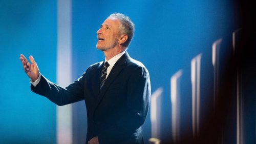 Jon Stewart says comedy a ‘bellwether’ for democracy in Mark Twain Prize speech