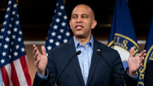 Watch: Jeffries holds press conference as Congress grapples with war plans chat news