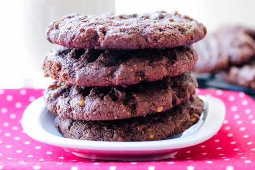These chewy chocolate protein cookies are worth the hype