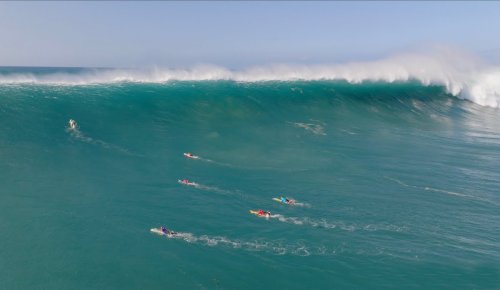15 Minutes of Mind-Blowing Drone Footage From the Eddie Aikau Invitational