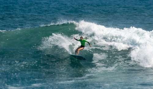 Rachael Tilly Narrowly Avoids Being Pasted Against Wall During Longboard Championships