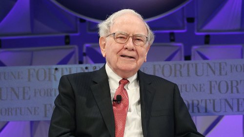 Warren Buffett’s “3-step” 5/25 strategy: How to focus and prioritize your time like a billionaire