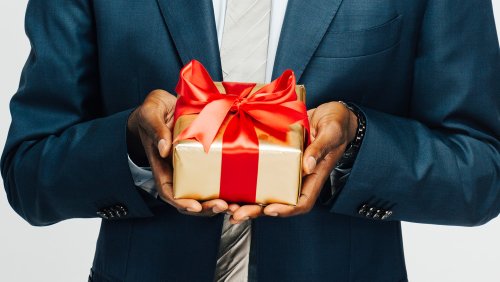 What Your Partner's Christmas Gift Really Says About Your Relationship