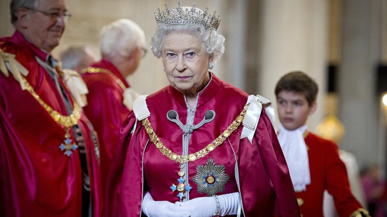 Ridiculous Jobs Queen Elizabeth Has Her Staff Do