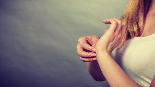 What Does It Mean When Your Left Hand Itches? - Flipboard
