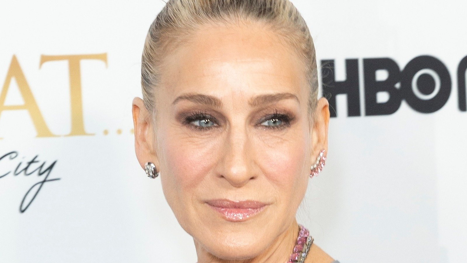 Why Fans Think Sarah Jessica Parker Has Dementia In And Just Like That