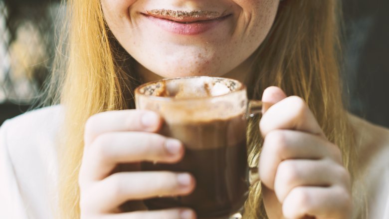 What Healthy People Really Drink In A Day