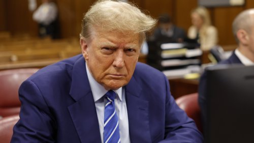 Body Language Expert Tells Us Trump's Slumped Shoulders Signal Courtroom Stress