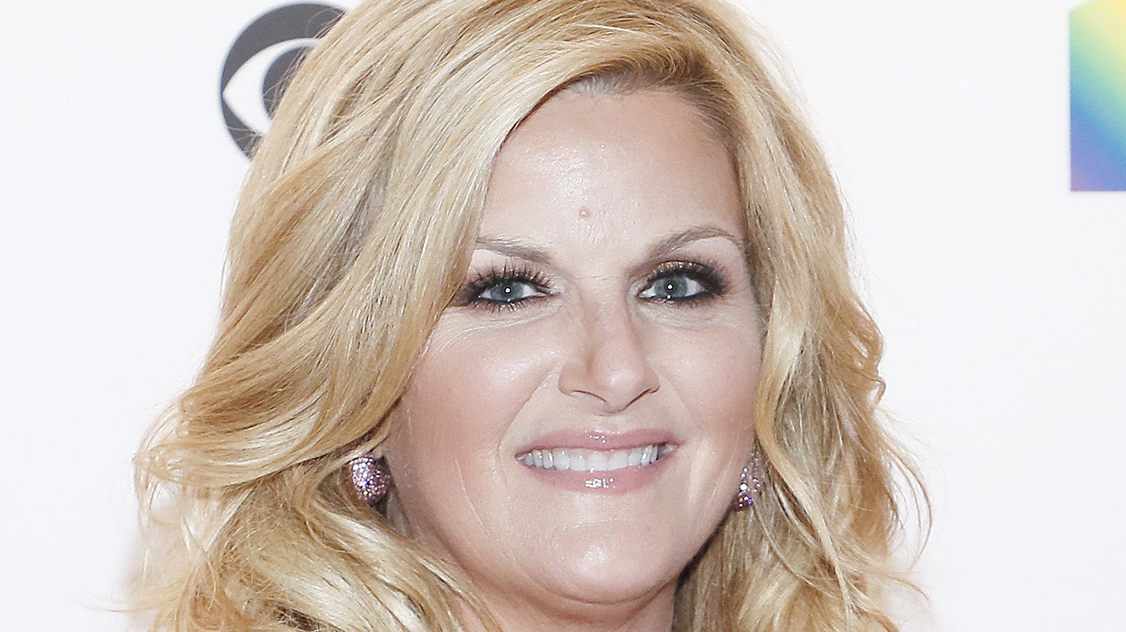 Here's Why Trisha Yearwood Said Her Marriage To Garth Brooks Is Sometimes Difficult - The List