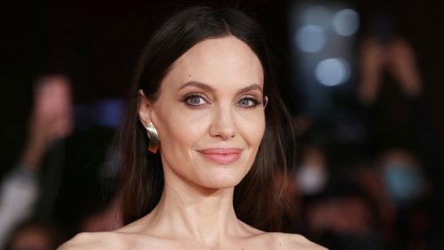 The Angelia Jolie Hair Extension Fail We're Still Cringing Over