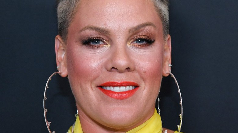 Here's What Pink Looks Like Going Makeup-Free
