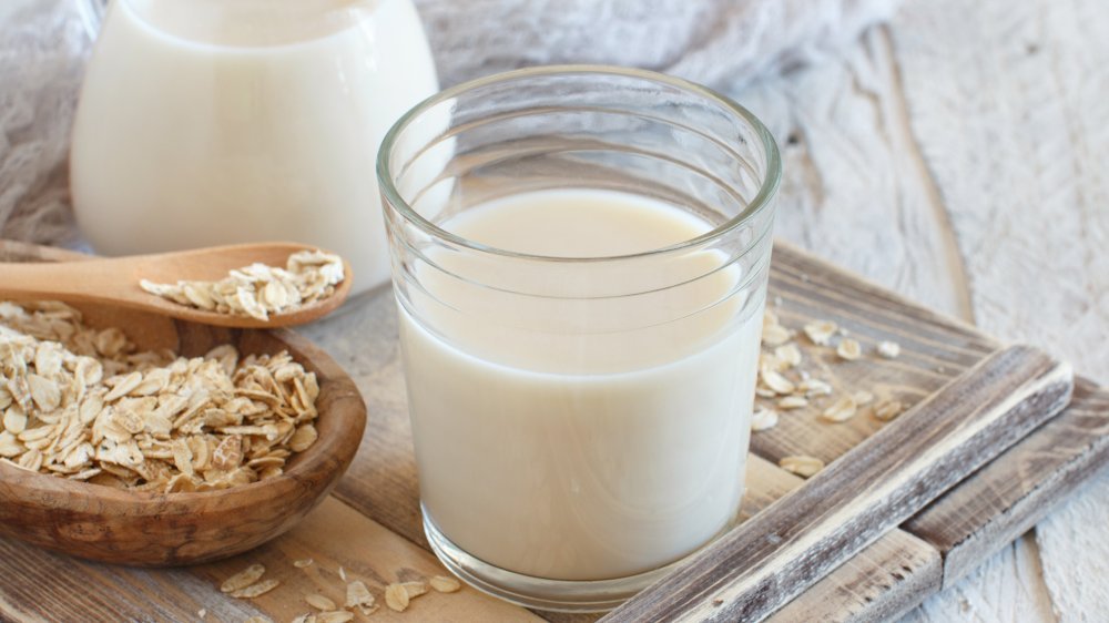 What Happens To Your Body When You Drink Oat Milk Every Day