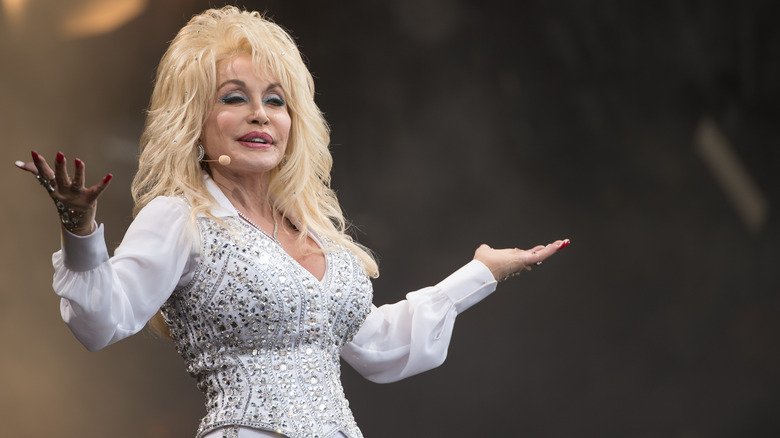 The Untold Truth Of Dolly Parton - The List