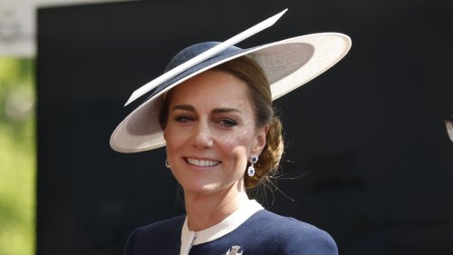Kate Middleton's Seaside Look Proves She's So Out Of William's League (& He Knows It)