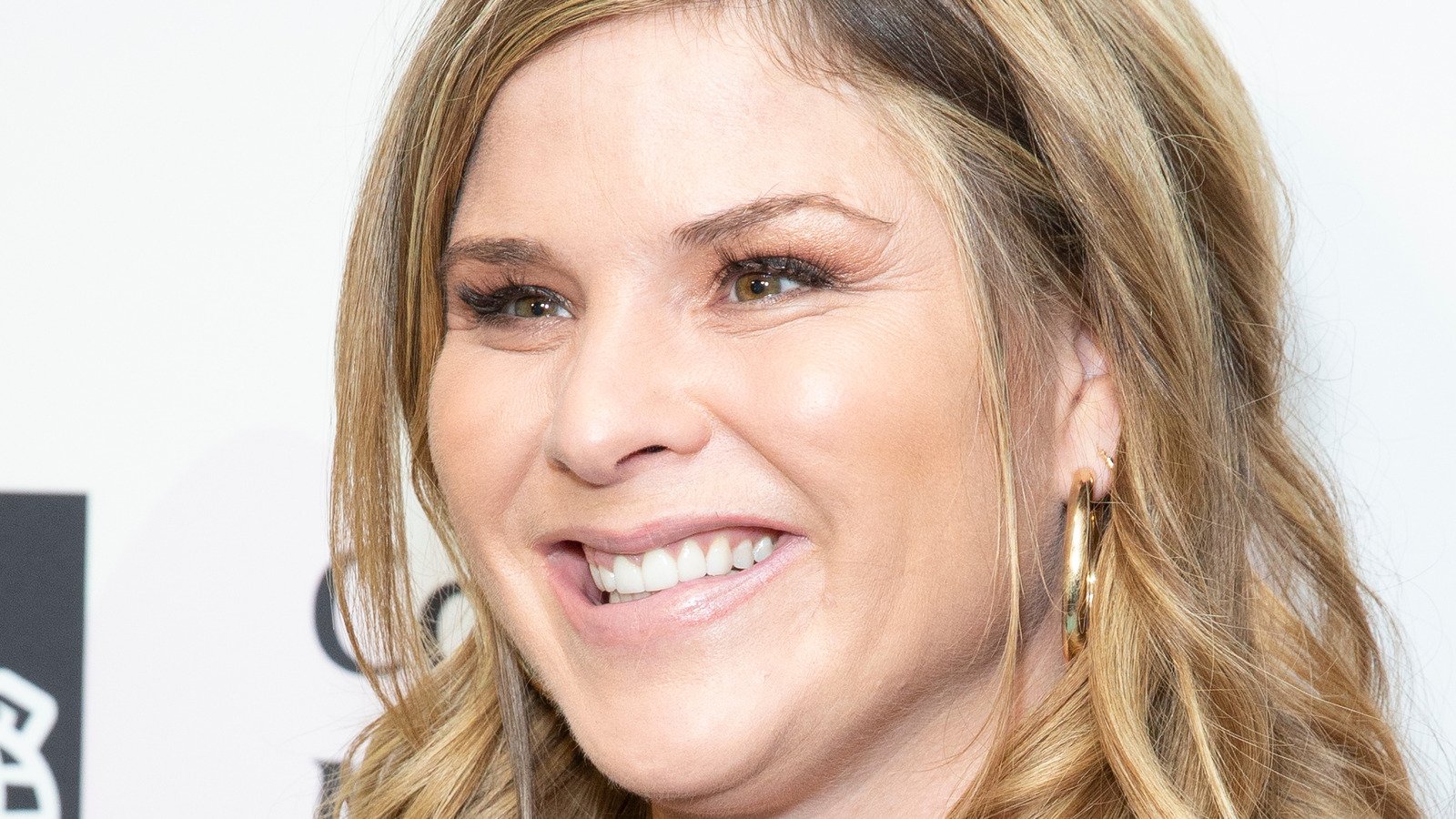 Jenna Bush Hager's Must-Have Books For 2021 Vacations - The List