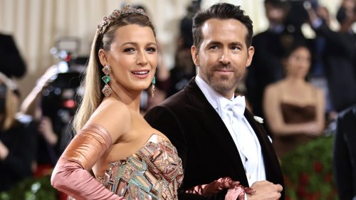 How Ryan Reynolds Turned Wife Blake Lively's Wedding Dress Disaster ...