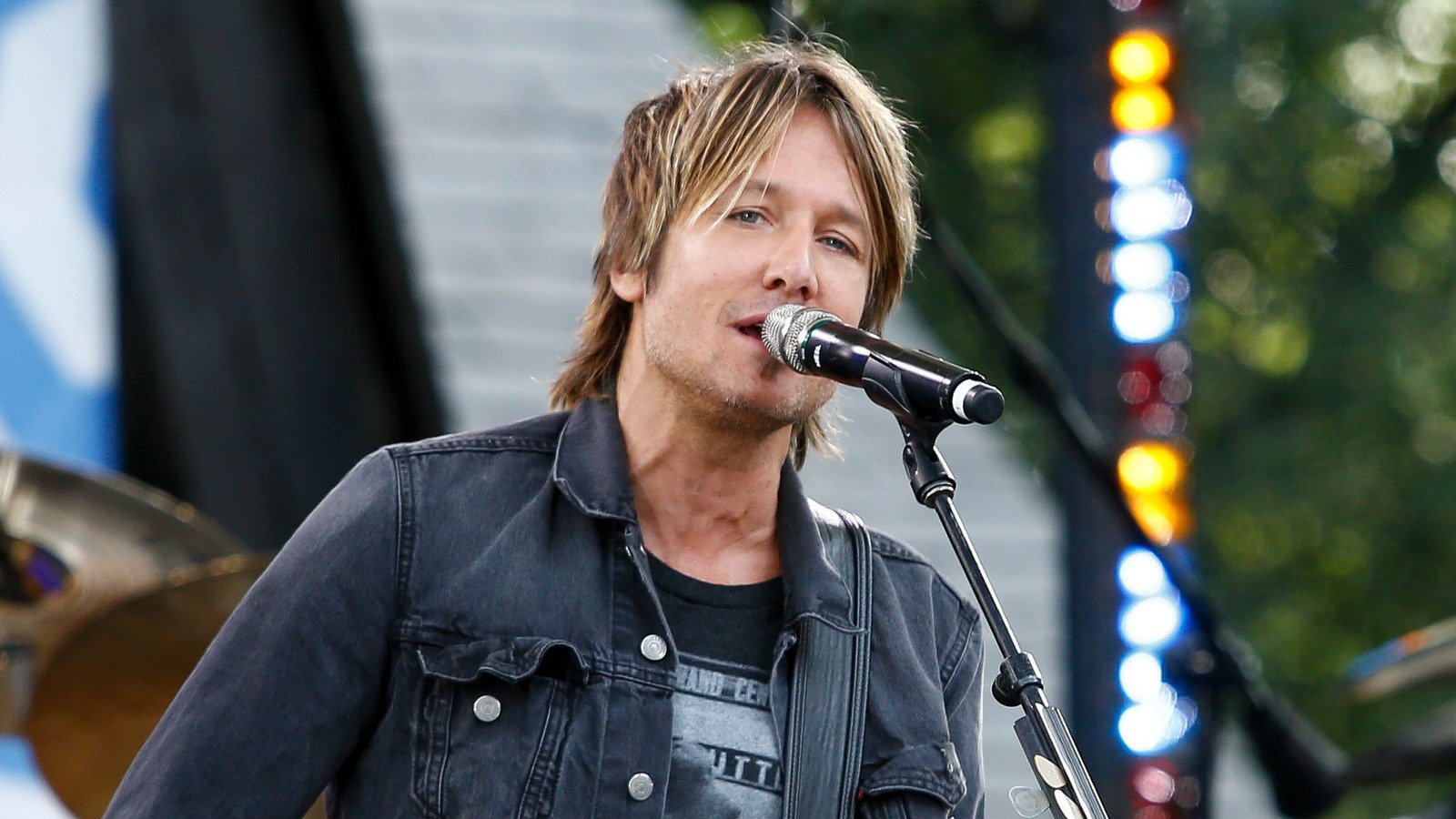 The Tragic Real-Life Story Of Keith Urban