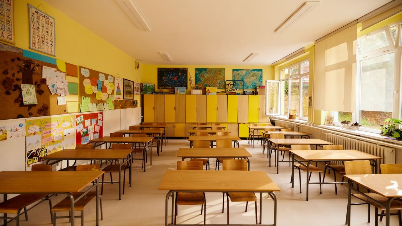 Indiana Mom Allegedly Brought a Gun to Her Kid’s School, Threatened a Lesbian Teacher