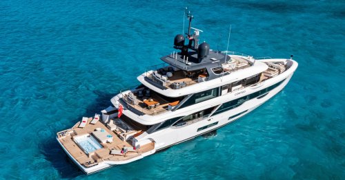 $255K a week and worth every wave: Ikonic Yachts offers exclusive Benetti Oasis charter