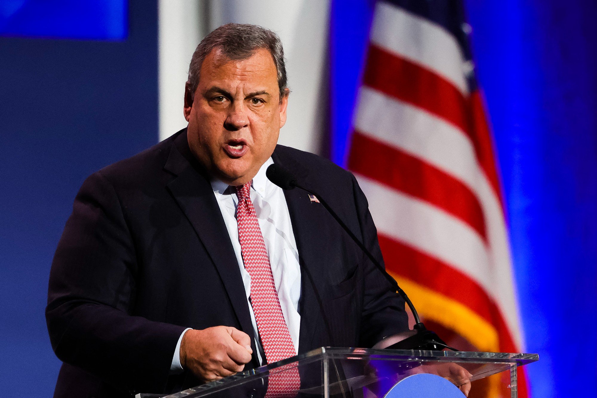 Chris Christie Enters Race to Take on Trump