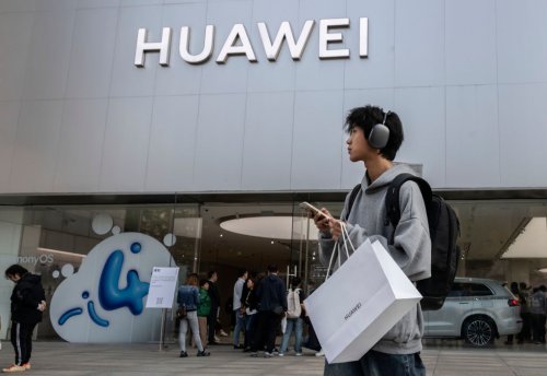 Key Taiwan Tech Firms Are Helping China’s Huawei Build Chip Factories