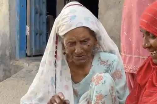 92-Year-Old Great-Grandmother in India Attends School, Achieves Dream of Becoming Literate