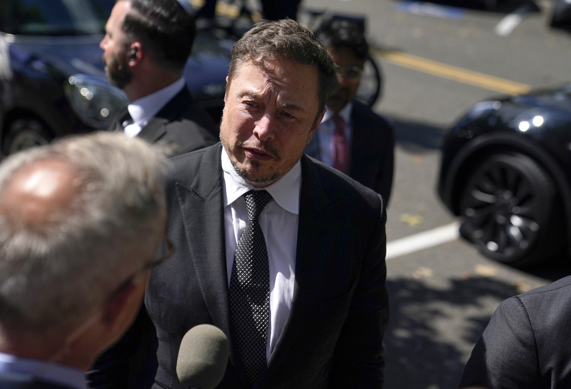 Musk’s Tesla Perks Going Back to 2017 Being Probed by Justice Department
