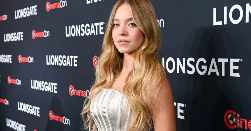 Sydney Sweeney 'heals' by singing Adele song at karaoke bar after calling off wedding