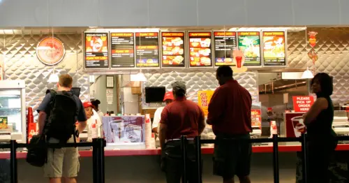 Popular burger chain making a comeback with 200 stores set to open across US - The Mirror US