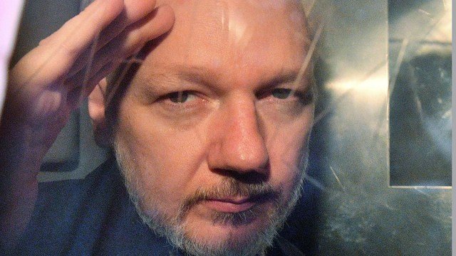 Julian Assange - cover